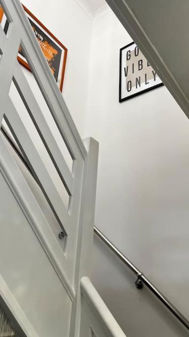 Cheerful 3 Bedroom Townhouse With Free Parking. Billericay Exteriör bild